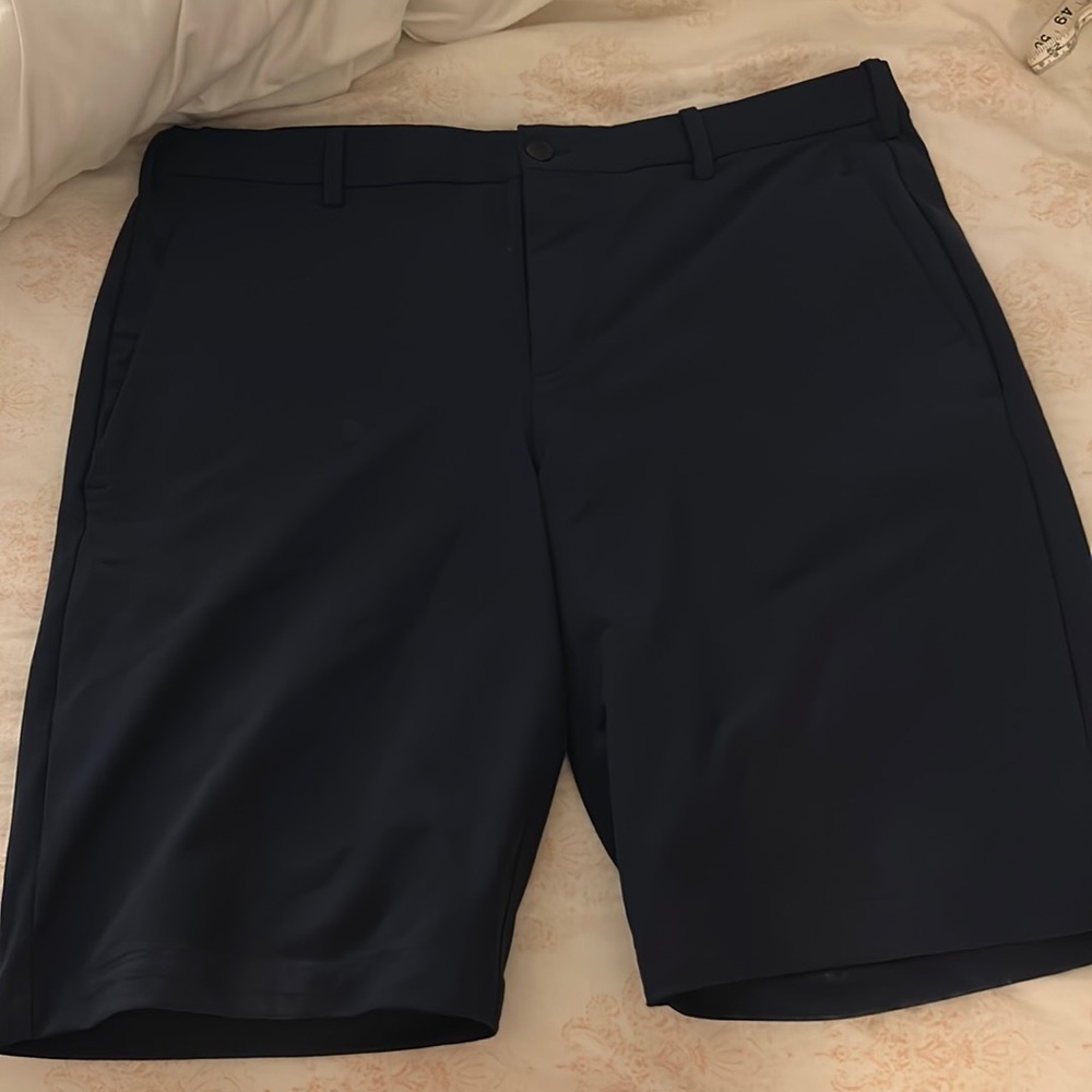 MENS LULULEMON COMMISSION SHORT 11”
